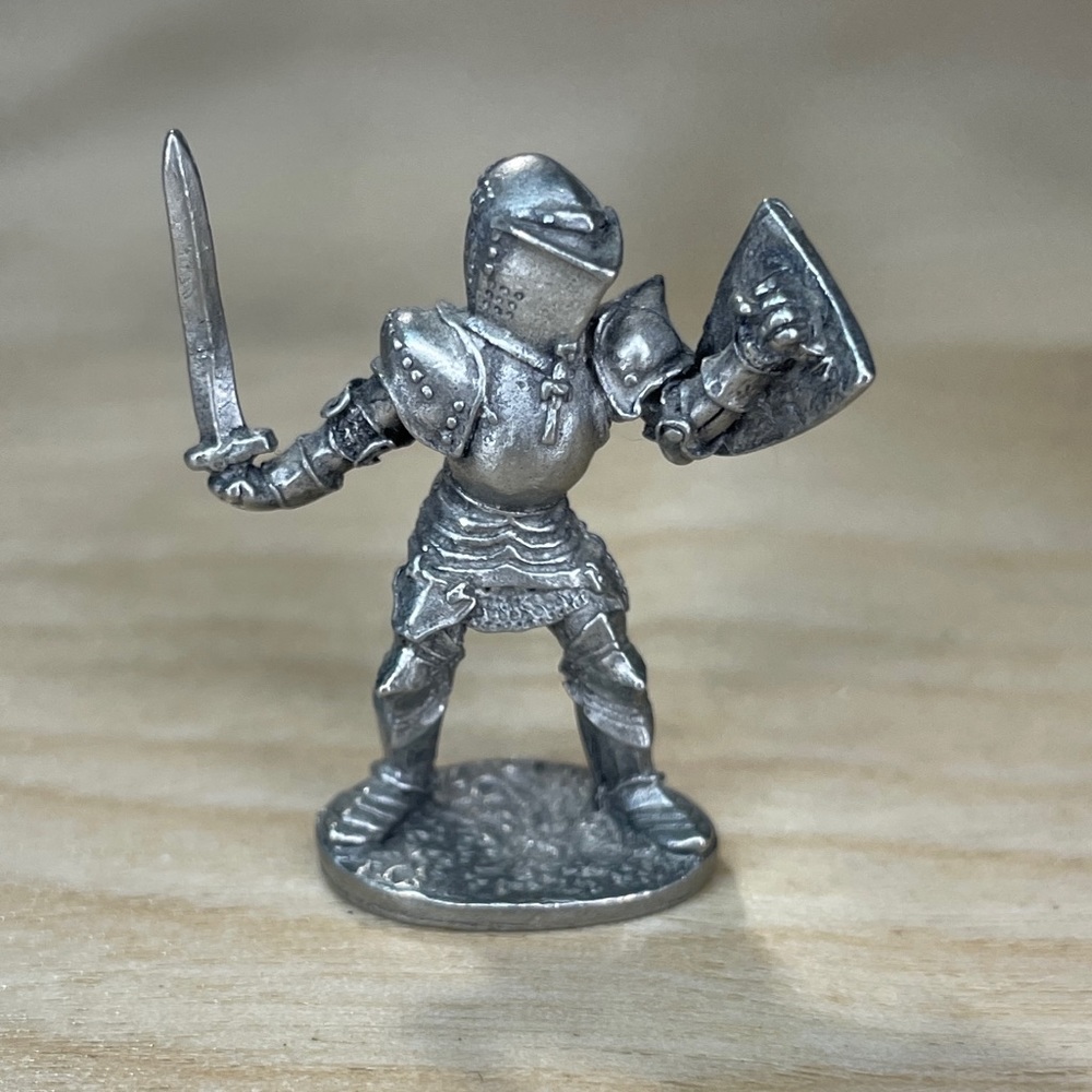 Vintage Ral Partha Pewter Armored Medieval Knight with Dragon Shield PP 615